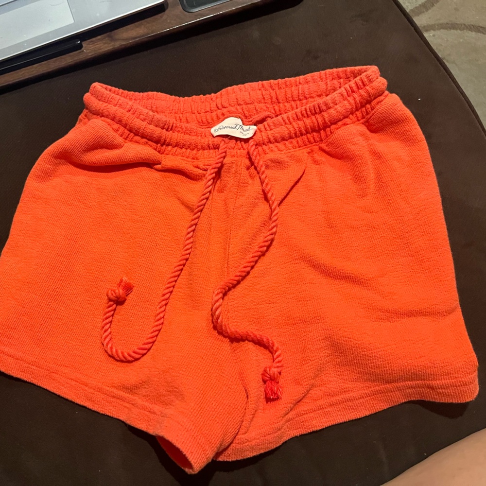 Universal thread shorts